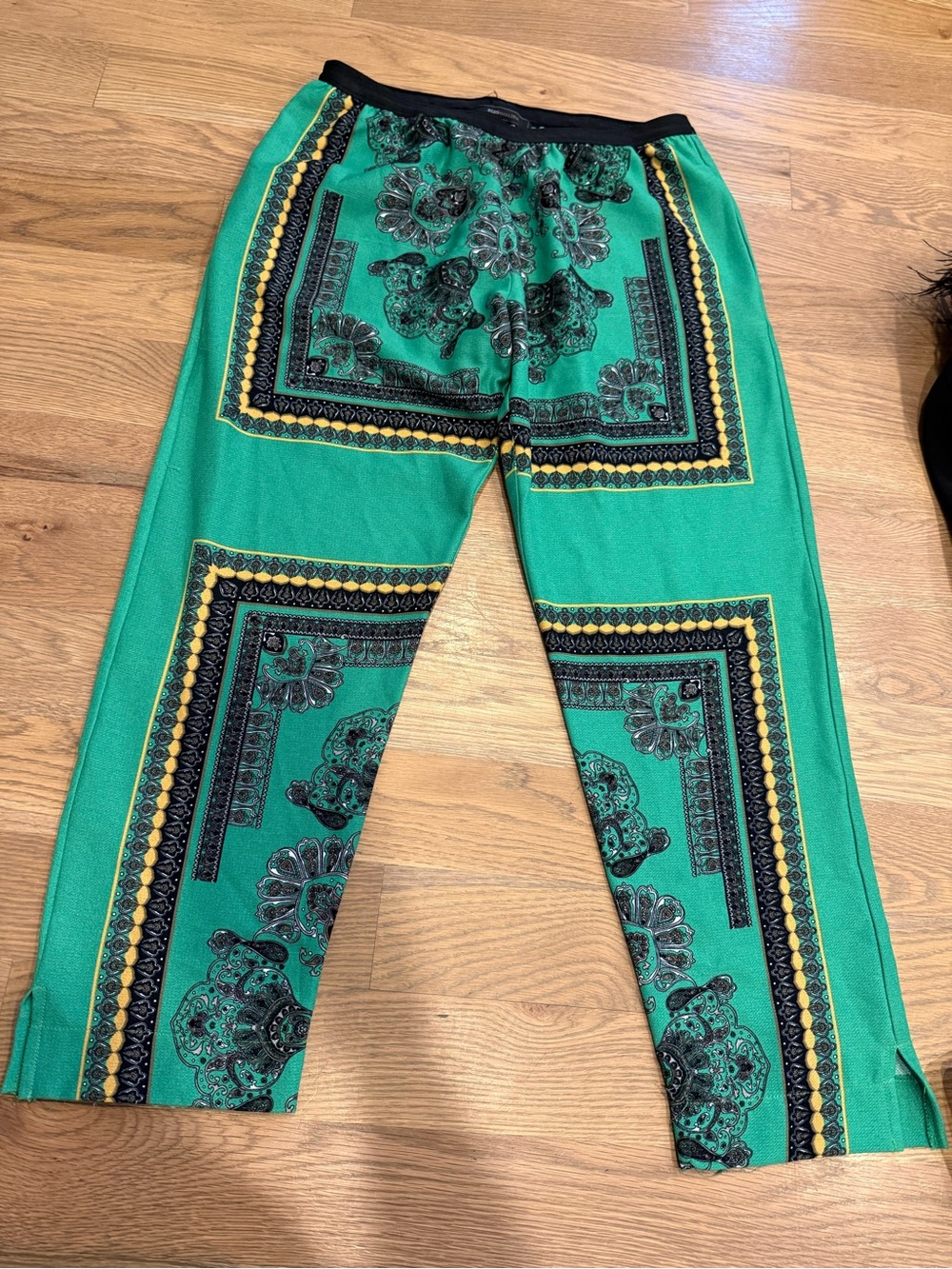 BCBGMaxAzria Green Printed Kids Leggings with Black & Yellow Accents